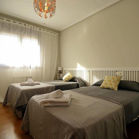 Apartamento , Wifi Y Garaje Cerca Del Centro Apartman Oviedo Kültér fotó