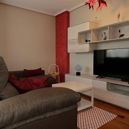 Apartamento , Wifi Y Garaje Cerca Del Centro Apartman Oviedo Kültér fotó