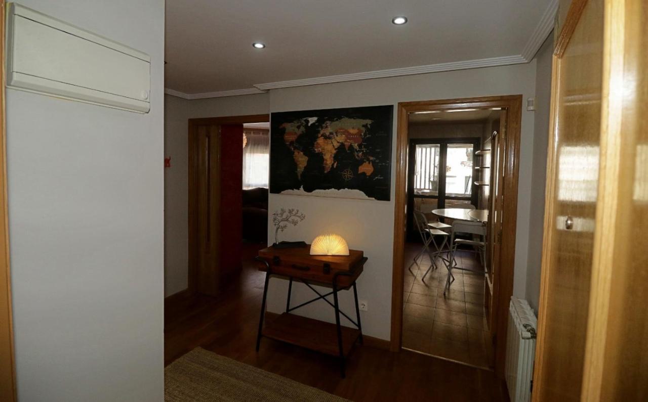 Apartamento , Wifi Y Garaje Cerca Del Centro Apartman Oviedo Kültér fotó