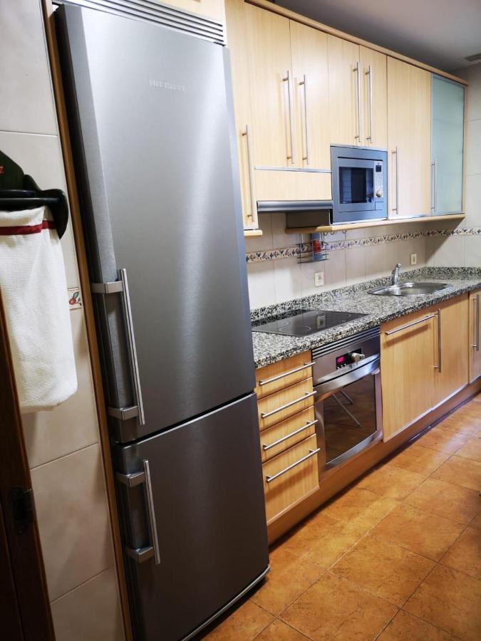 Apartamento , Wifi Y Garaje Cerca Del Centro Apartman Oviedo Kültér fotó