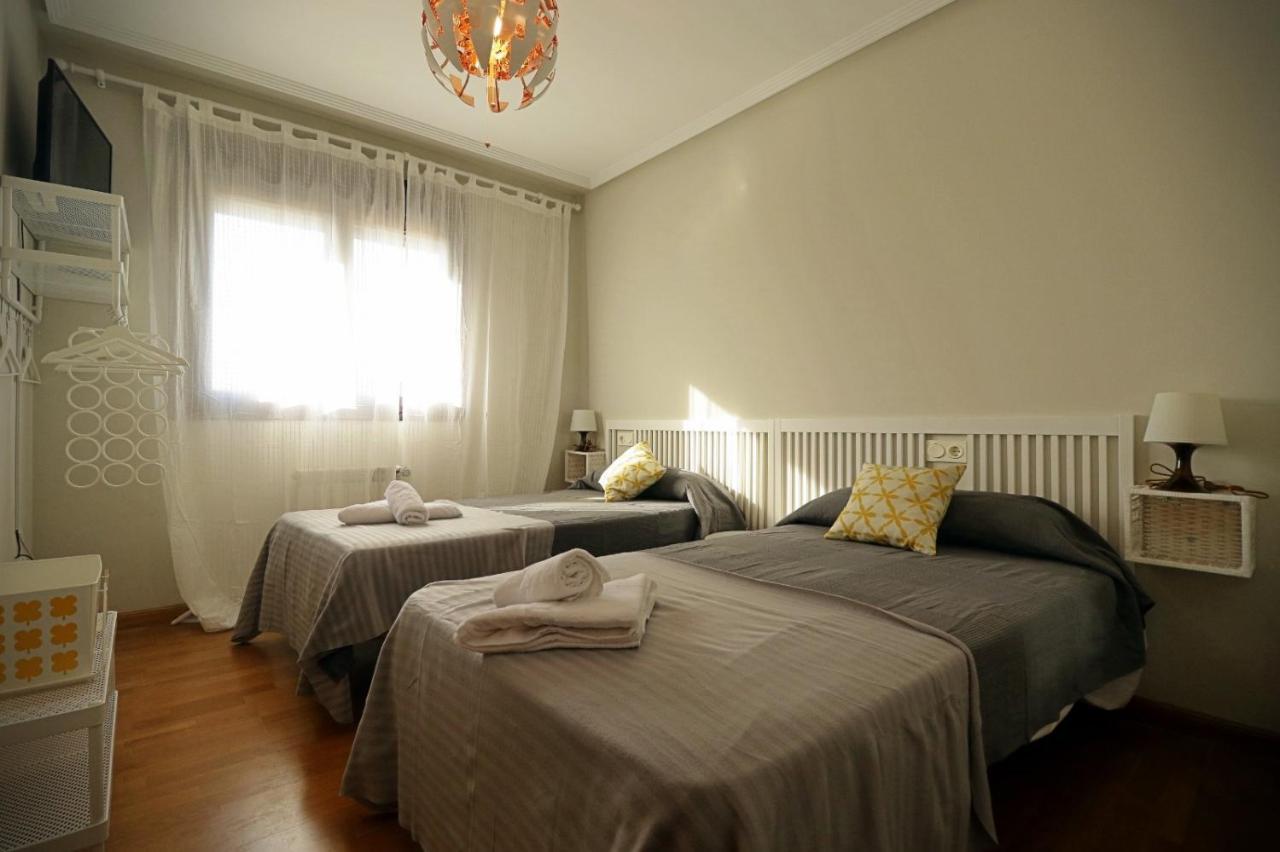 Apartamento , Wifi Y Garaje Cerca Del Centro Apartman Oviedo Kültér fotó